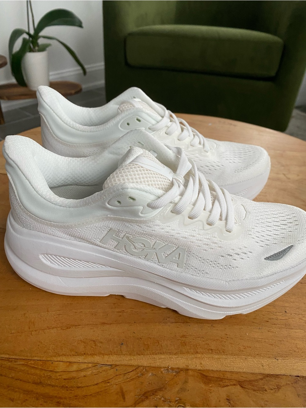 HOKA Bondi 9 Women’s All-White Running Sneakers Sz 6.5 B